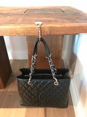 HANDBAG HOLDER ALERT! HANDBAG HOLDER ALERT!