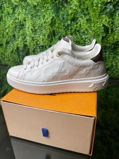 Louis Vuitton Time Out Sneakers 39