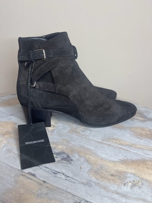 Brand New Saint Laurent Suede Ankle Boots 39.5