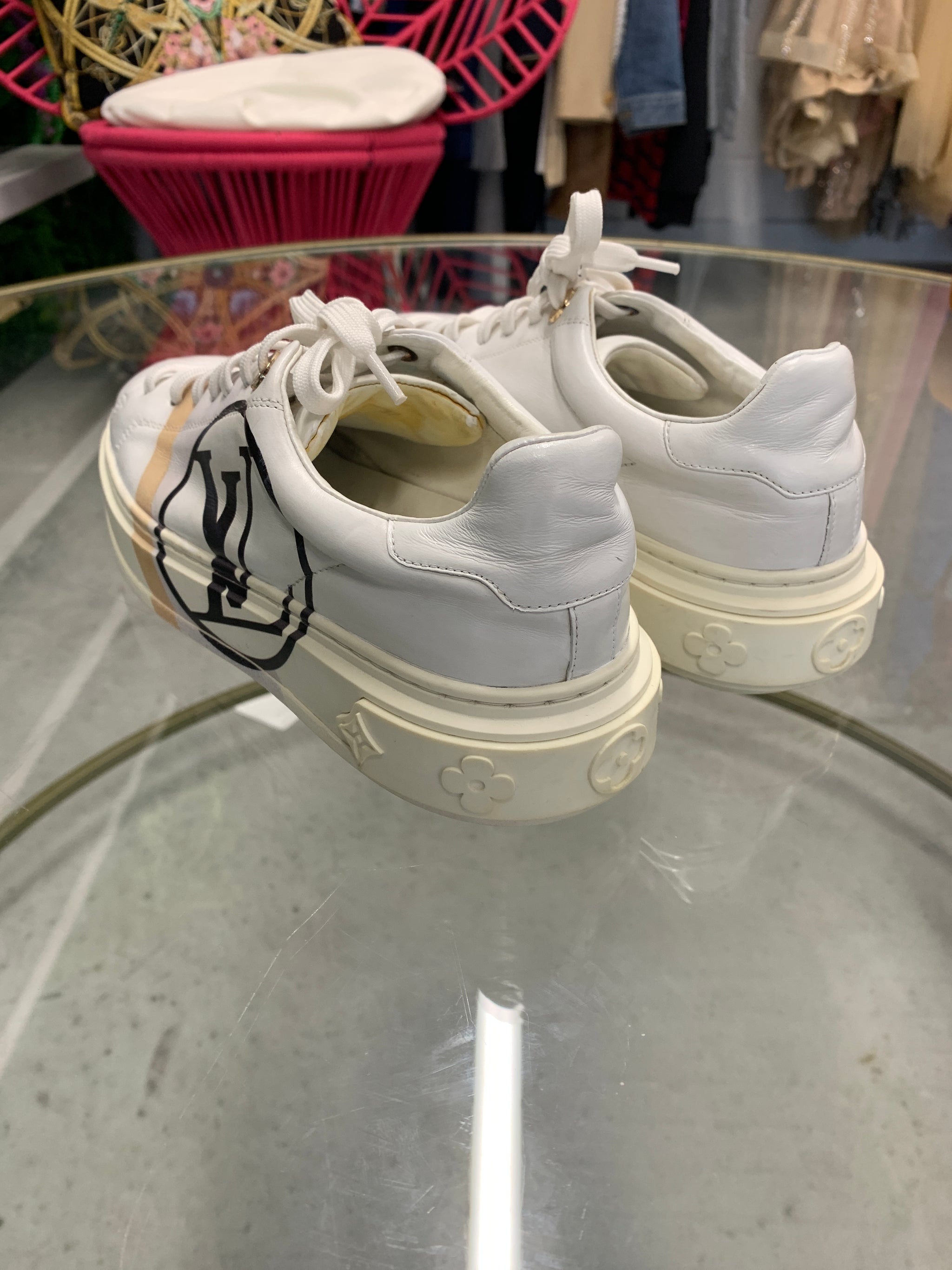 Louis Vuitton White Leather Time Out Sneakers Size 37 Louis Vuitton